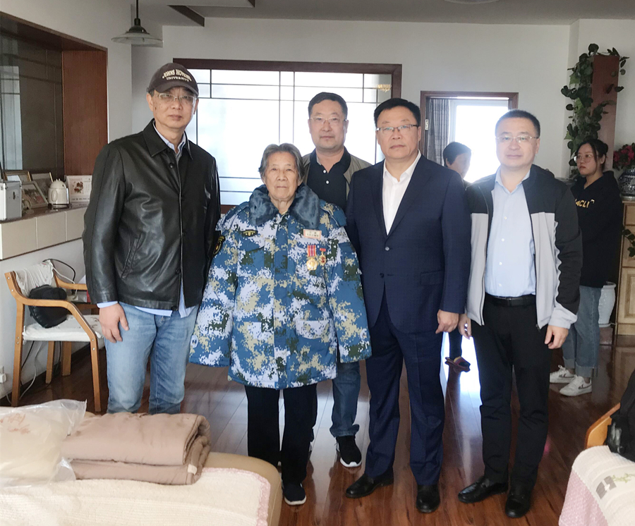 山东出版实业公司党委赴烟台走访慰问抗美援朝老战士