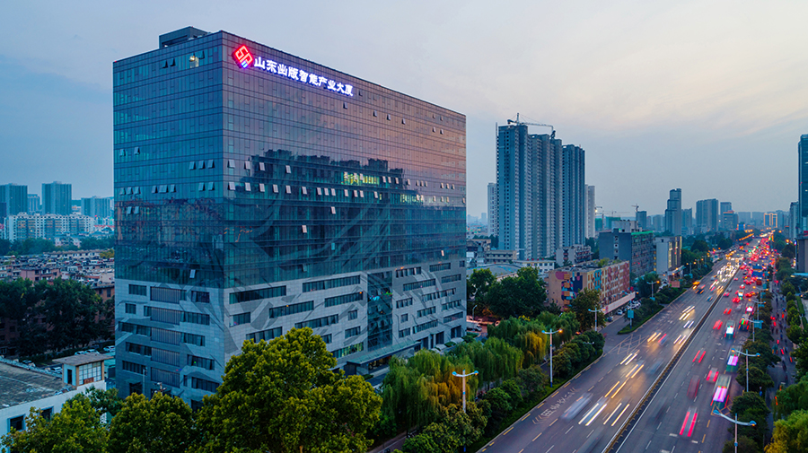 山东出版智能产业大厦·航拍图 2020.9 2.jpg