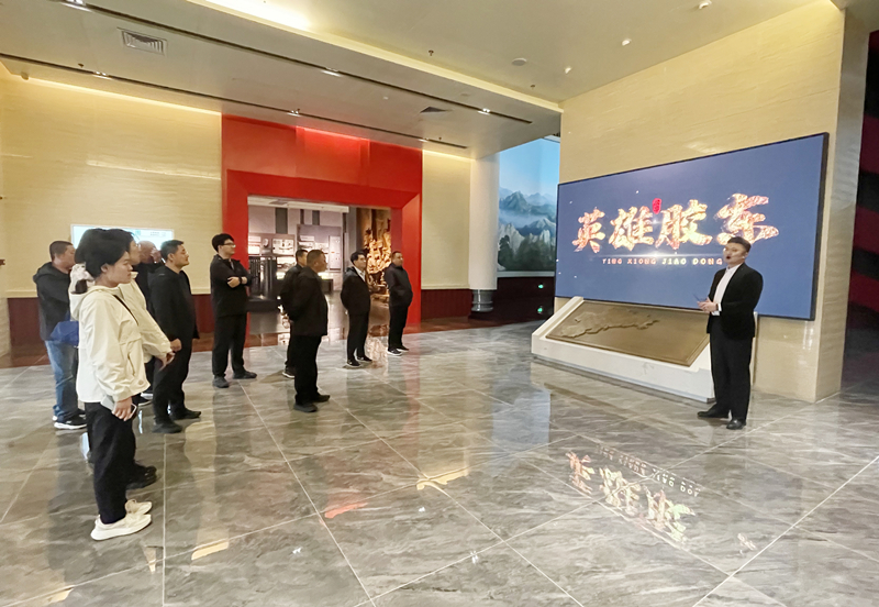 山东出版实业烟台分公司党支部开展 “传承红色基因，积蓄奋进力量”主题党日活动