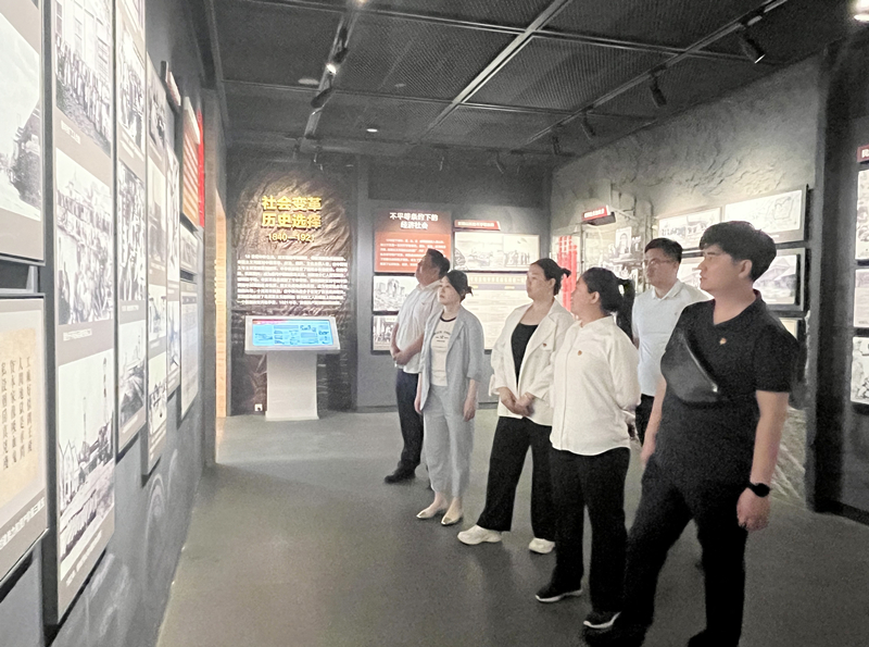 探寻红色精神 厚植爱国情怀：实业公司第五党支部开展主题党日活动